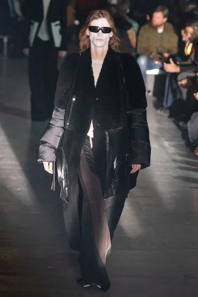 Look 29
